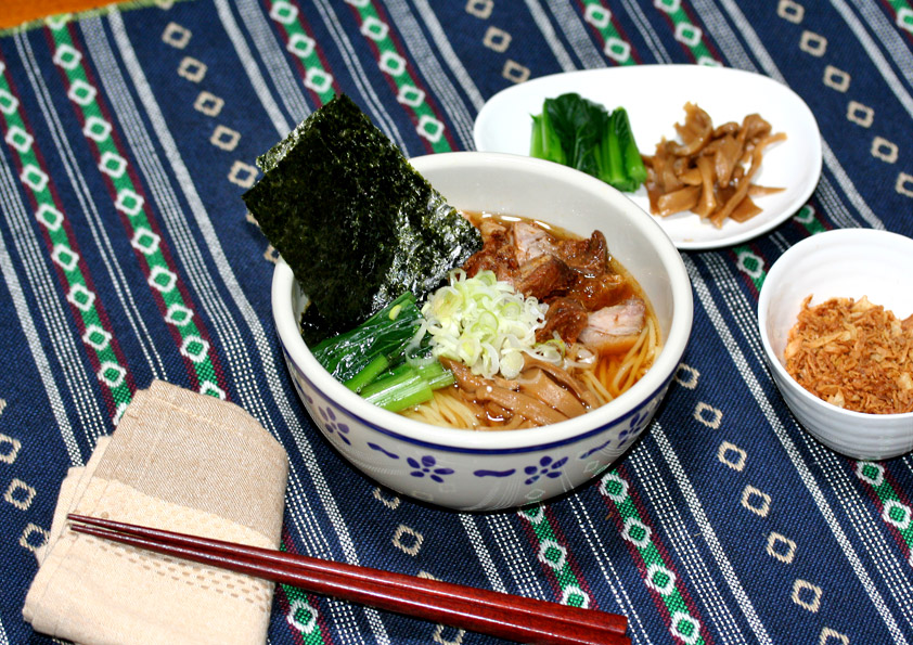 スペアリブを使った醤油ラーメン