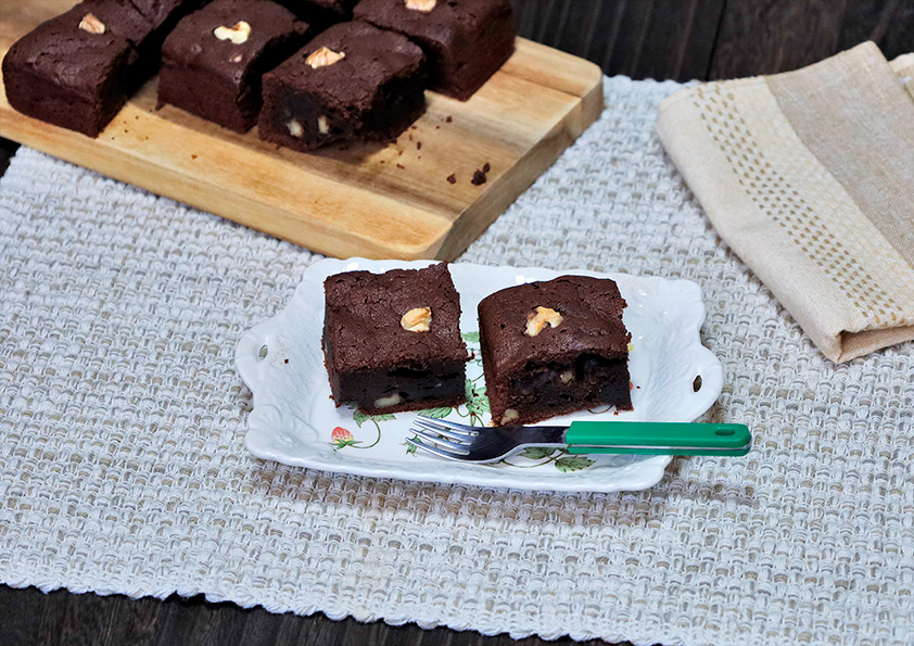 ブラウニーのレシピ 手作りチョコレートケーキの作り方