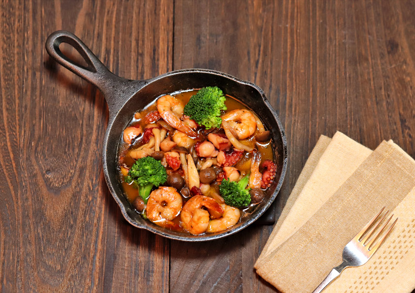 アヒージョのレシピ・作り方 オリーブオイルで具材を煮込むスペイン料理