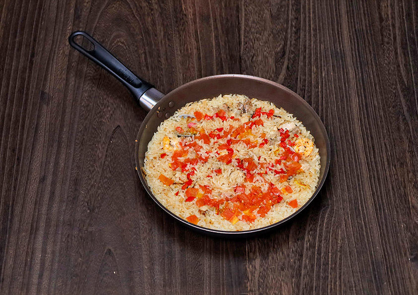 カルローズライスを使ったミックスパエリアの作り方