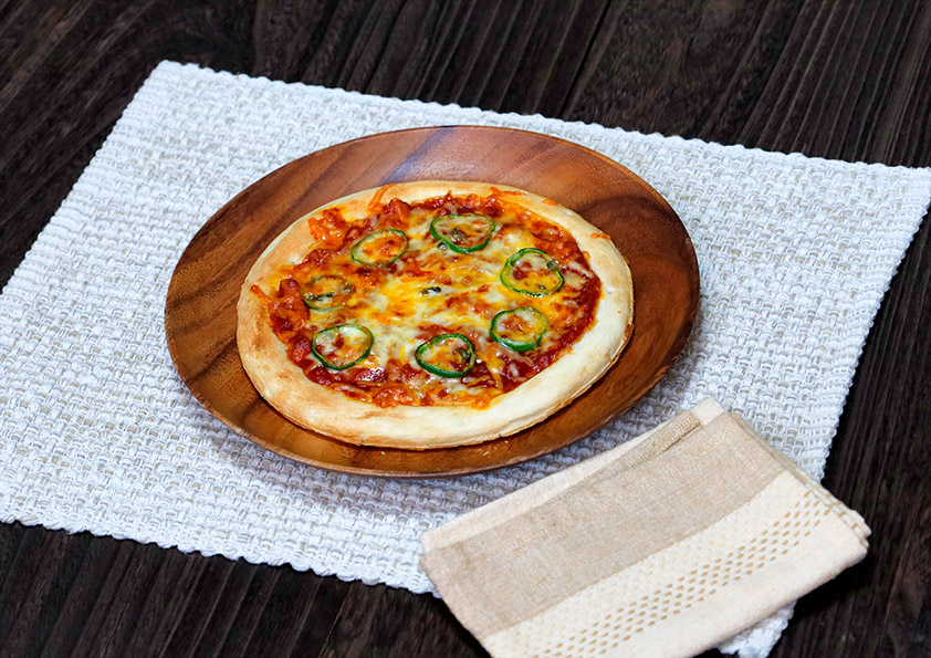 ミートソースを使って作るピザ