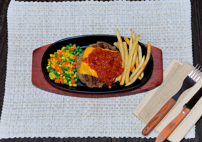 イタリアンハンバーグのレシピ・作り方 トマトソースで仕上げる