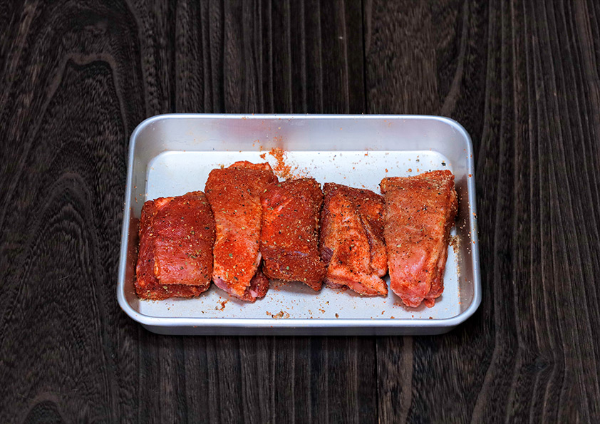 ミックススパイスをすり込んだスペアリブ