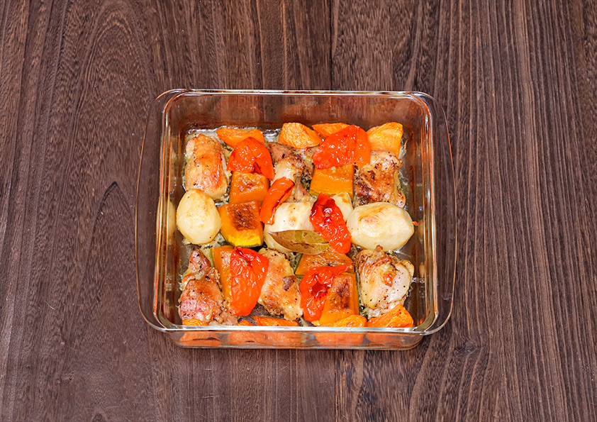 鶏もも肉と野菜のオーブン焼きの作り方