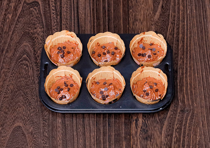 焼く前のダブルチョコレートマフィン