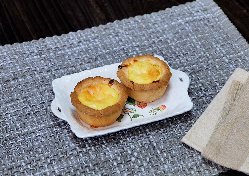 エッグタルトのレシピ|クッキー生地と卵黄フィリングで作る濃厚タルト