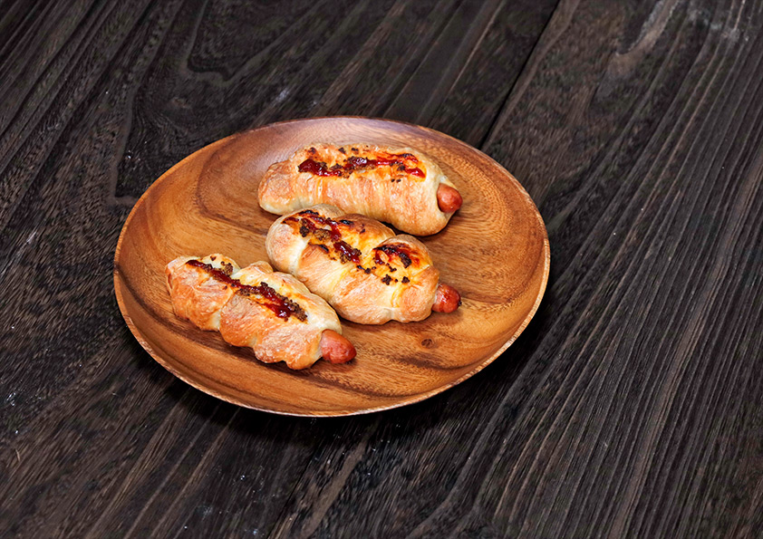 ウインナーロールのレシピ ソーセージをパン生地で巻いて作る惣菜パン