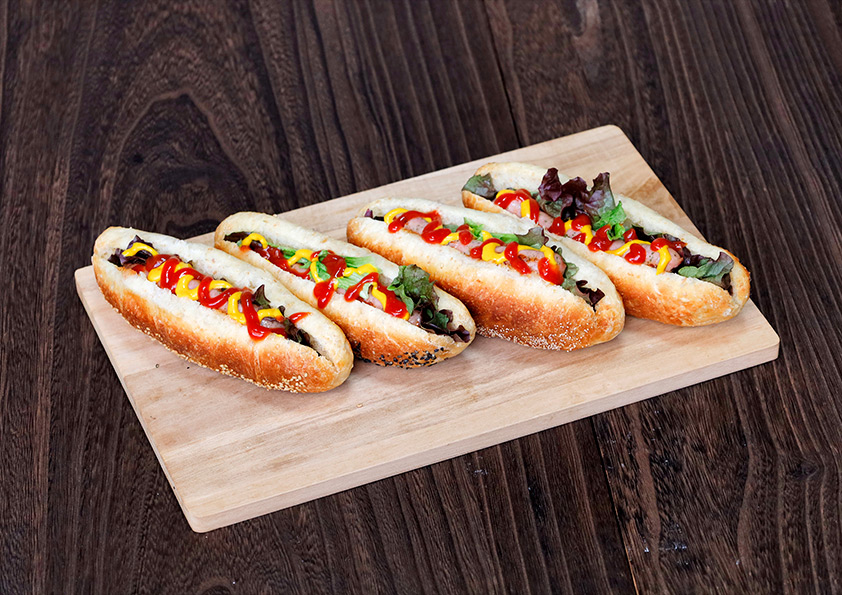 全粒粉の香ばしさを楽しむ食パンとホットドッグ用パンのレシピ